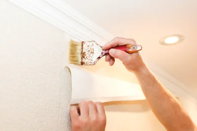 Pose de papier peint à Treban — revêtements muraux et toiles de verre